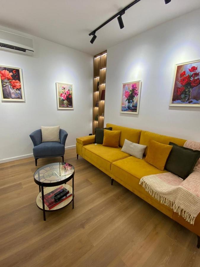 Mjolly Apartment Tirana Esterno foto