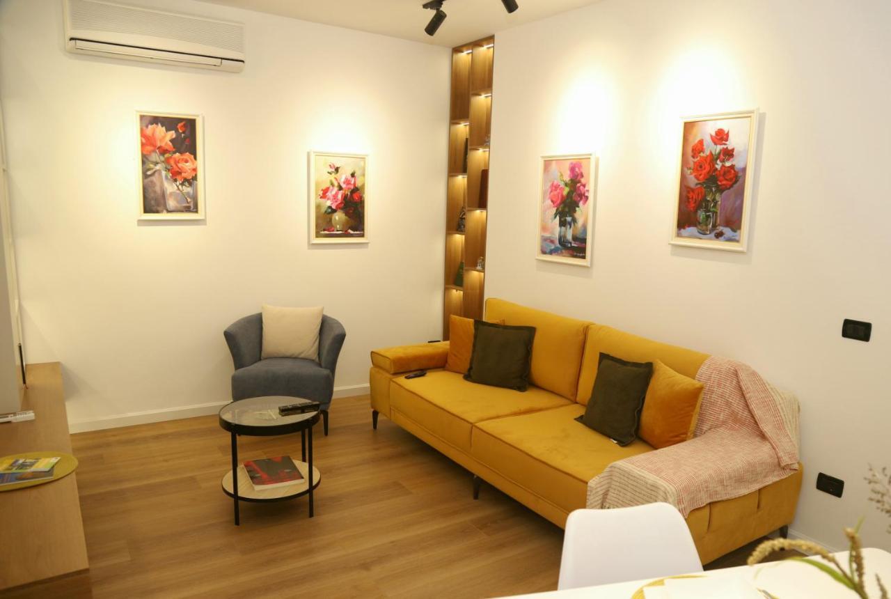 Mjolly Apartment Tirana Esterno foto