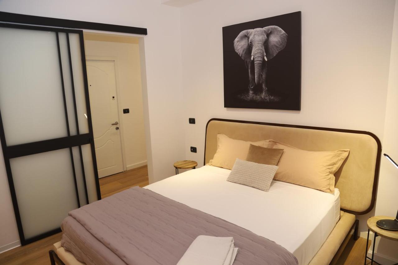 Mjolly Apartment Tirana Esterno foto