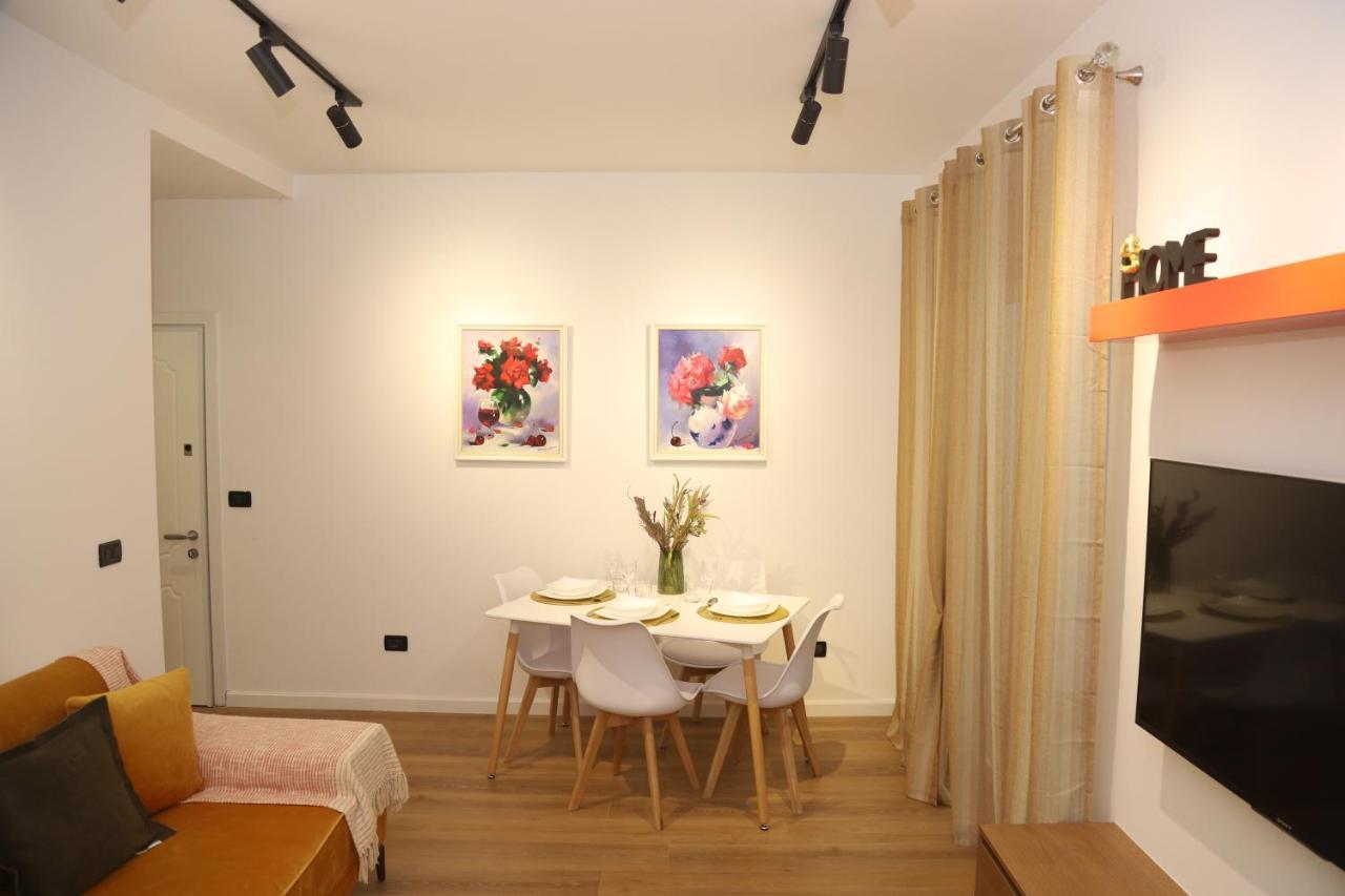 Mjolly Apartment Tirana Esterno foto